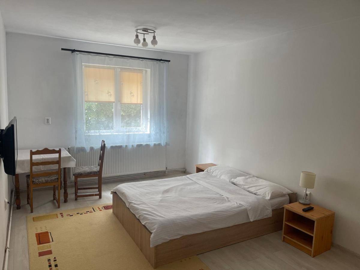 Ana Central Rooms Орадеа Екстериор снимка