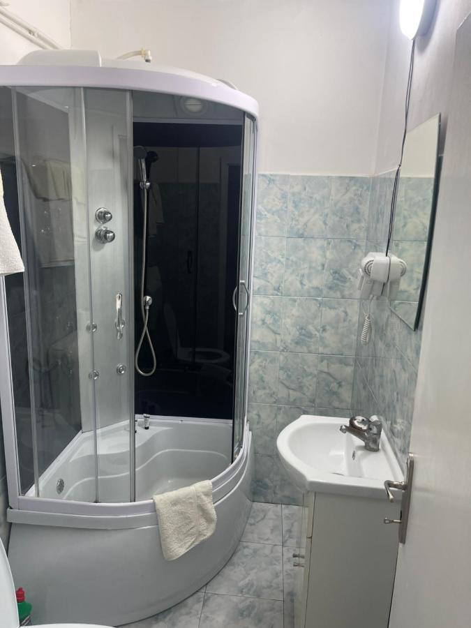Ana Central Rooms Орадеа Екстериор снимка