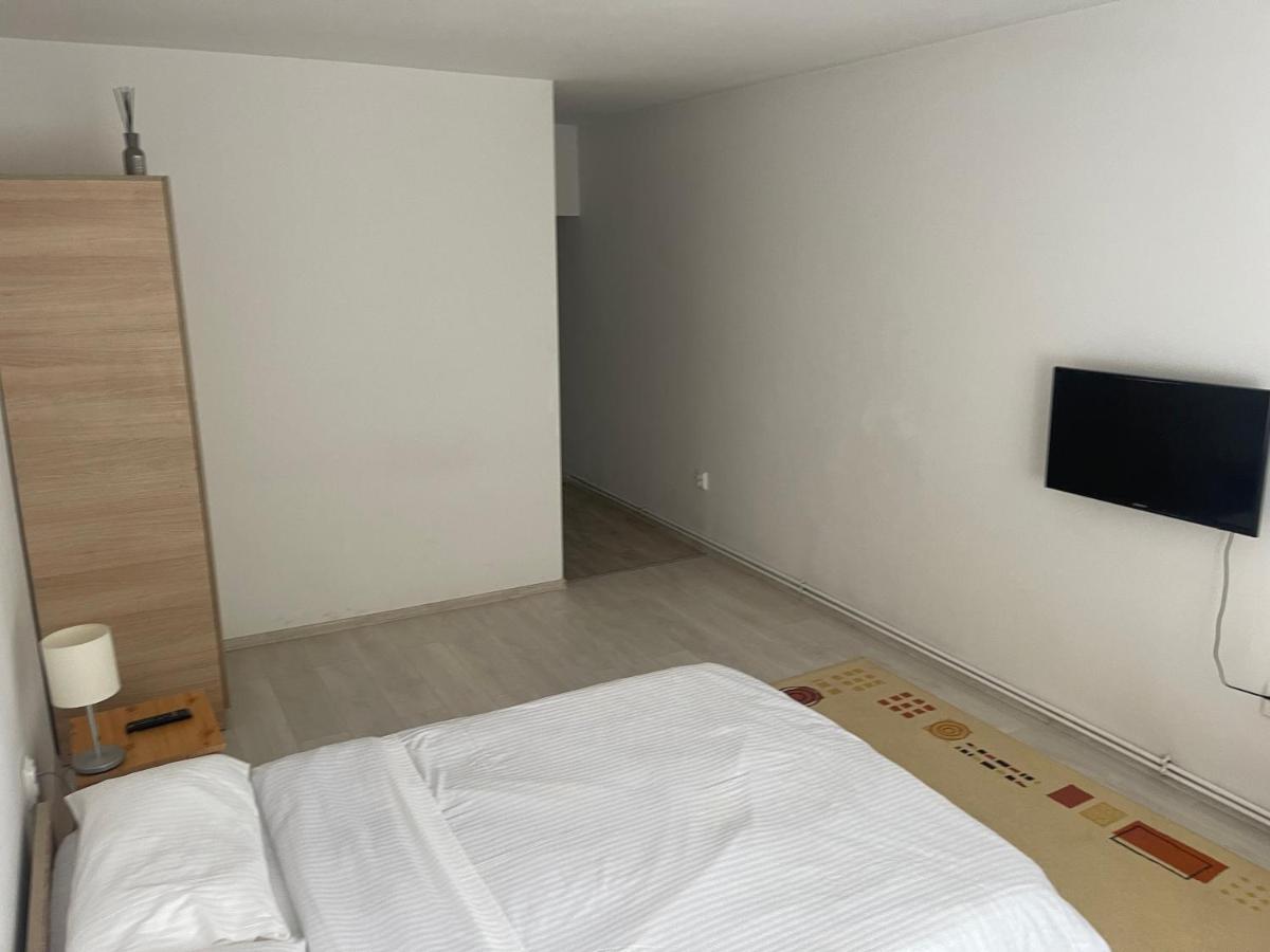 Ana Central Rooms Орадеа Екстериор снимка